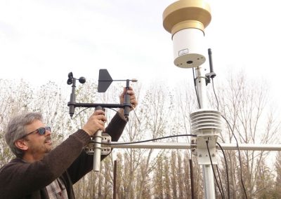 Experto italiano capacita a profesionales del  sistema meteorológico del INIA